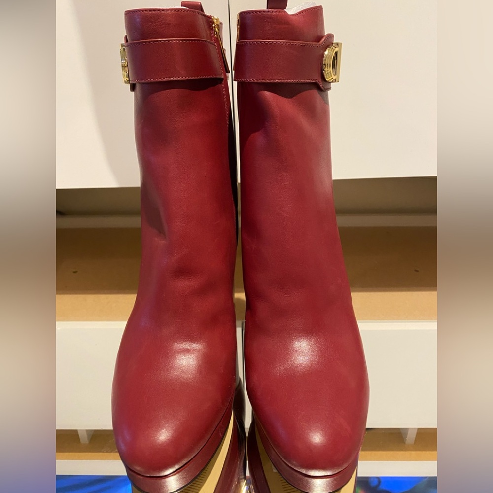 MK leather boots